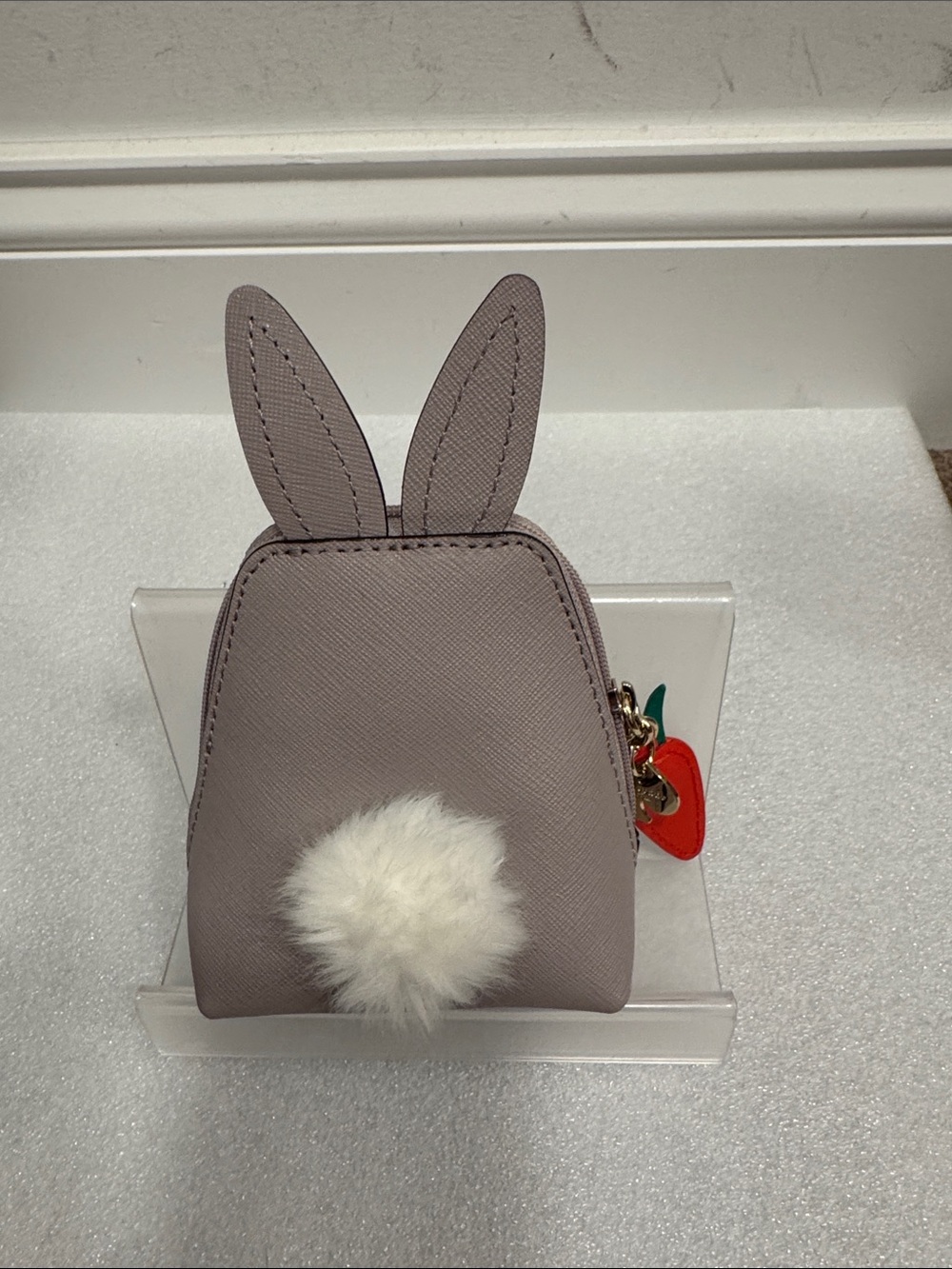 Kate Spade New York "Hop to It" rabbit coin purse - Picture 2 of 7